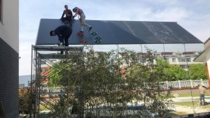 The "Loft Mirror" building under construction in mainland China.